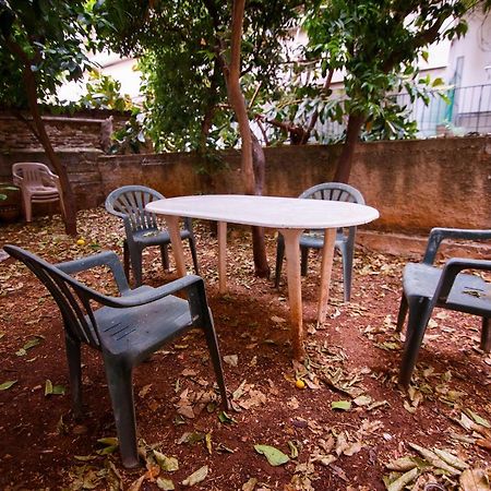 Birbili Youth Guest House Афины Экстерьер фото
