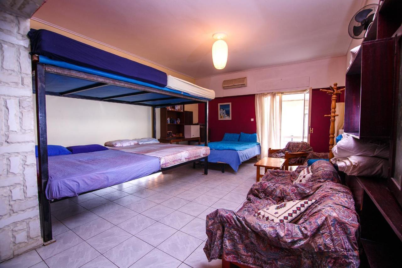 Birbili Youth Guest House Афины Экстерьер фото